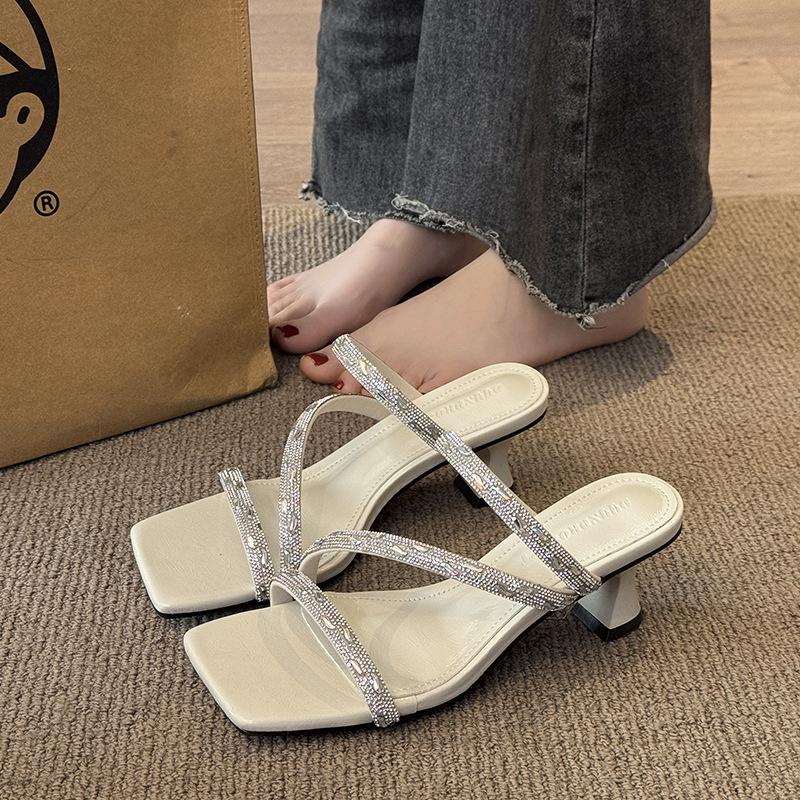 French beautiful high heels slippers women's summer wear 2025 new skirt thick heel silver sandals