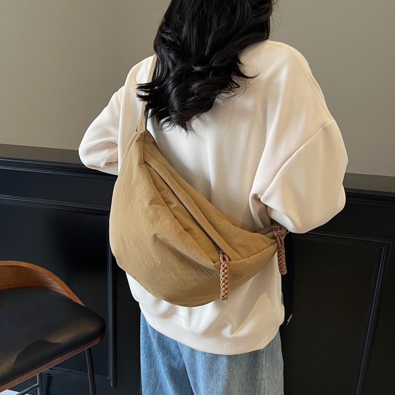 Crossbody Bag Women's Light and Large-capacity Leisure Sports Dumpling Bag Summer New Shoulder Bag Trendy Cloth Bag