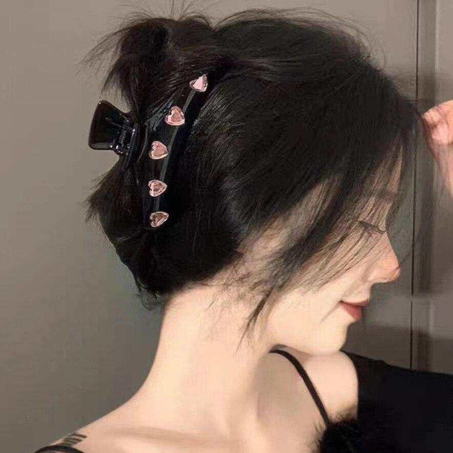 

Милый и крутой черный женский зажим с розовым бриллиантом в форме сердца, милый головной убор, ювелирные изделия, 1 шт.