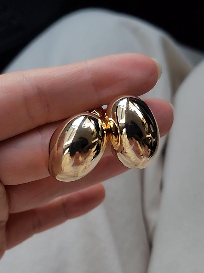 Douze Juicy Big Oval Earrings