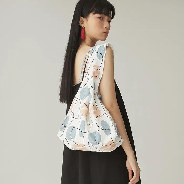 REVERSIBLE PICNIC BAG BABY BLUE