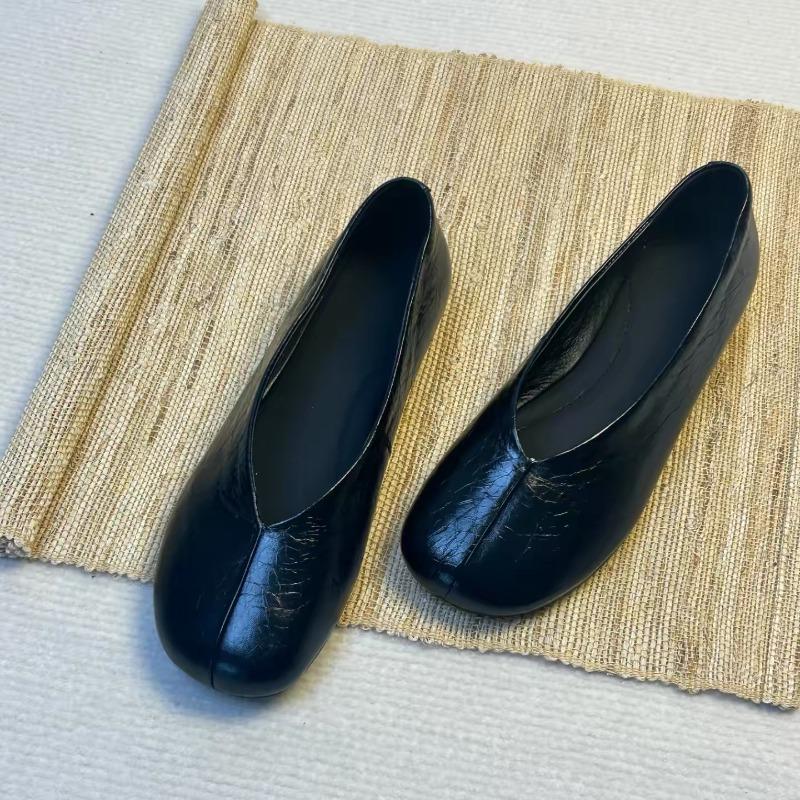 Cowhide version~ retro simple round head shallow mouth flat bottom ballet shoes women's new versatile commuter shoes single shoes