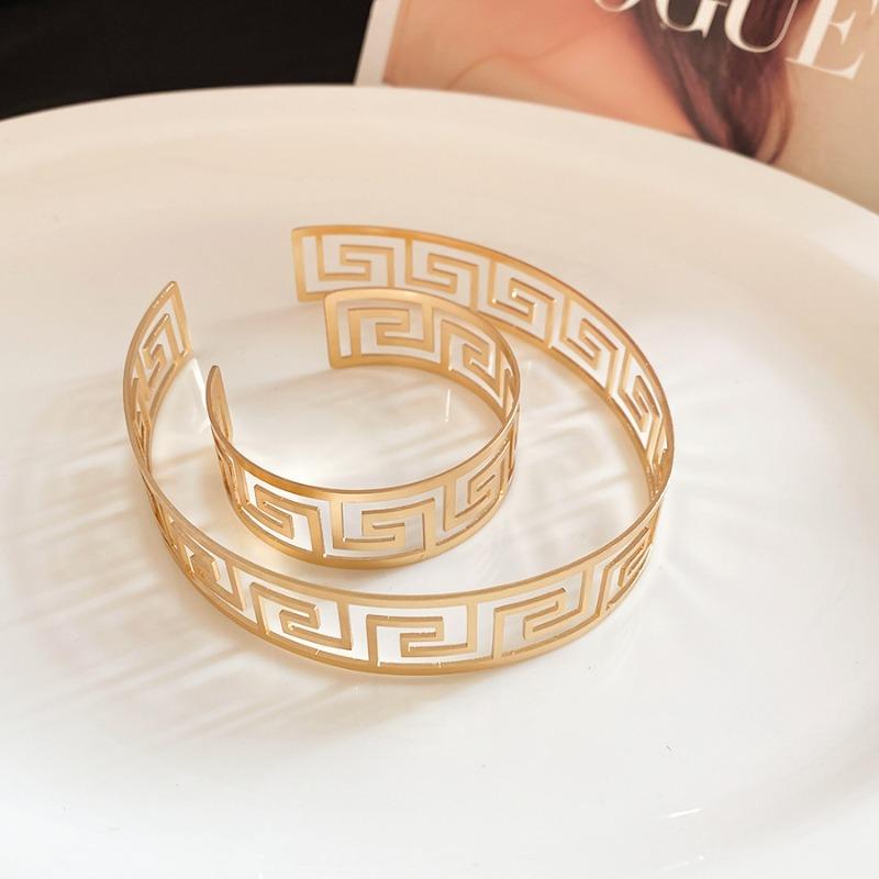 Metal wind round hollow opening bracelet necklace fashion personality temperament jewelry set niche high sense