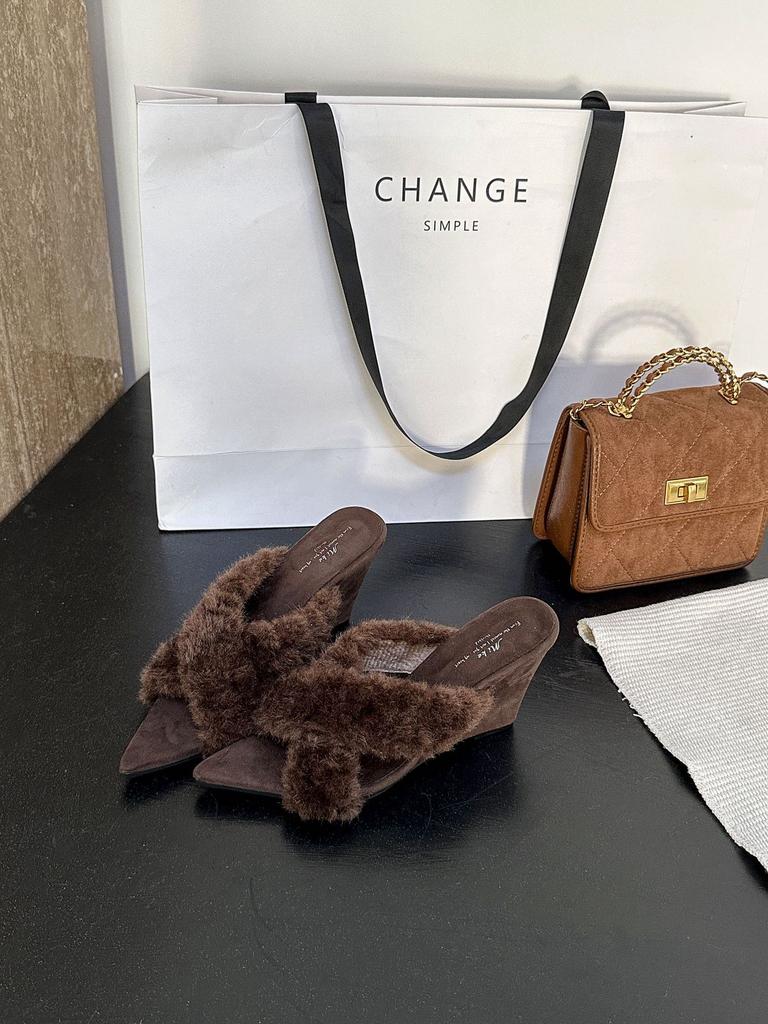 2025 autumn European and American style pointed temperament fashionable versatile anti-hair pointed wedge slippers