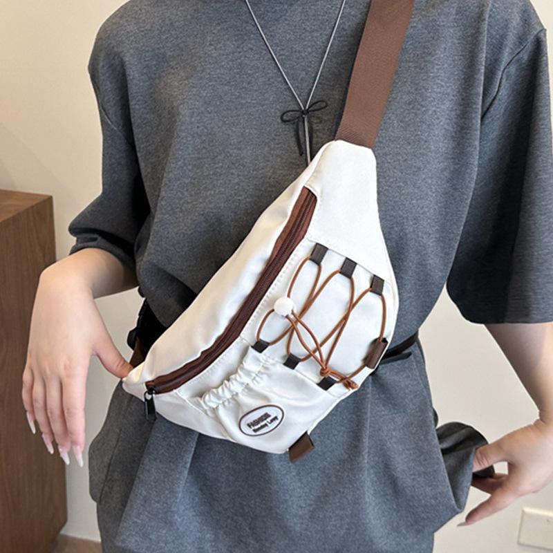 2025 summer new breast bag women's fashion casual contrasting color student messenger small bag sports small square bag