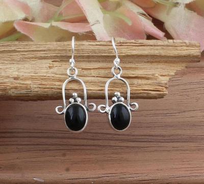 Handgemaakte, massief 925 sterling zilveren oorbellen met zwarte onyx edelsteen in boho-stijl, een perfect cadeau voor haar. Een opvallend sieraad!