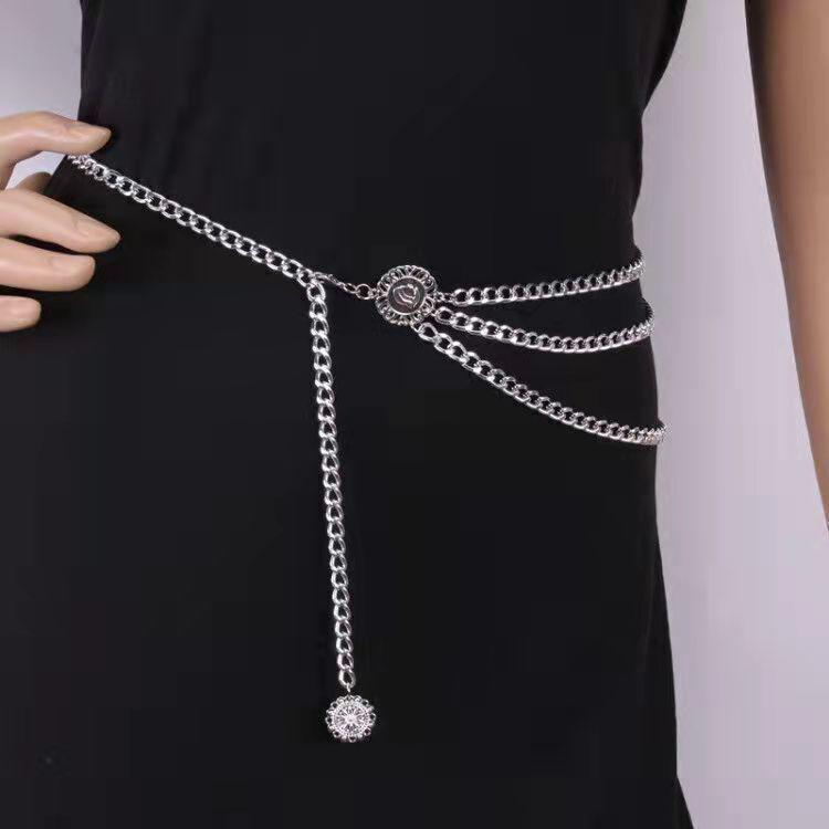 Elegant Women’s Metal Heart & Moon Waist Chain for Autumn/Winter Sweaters
