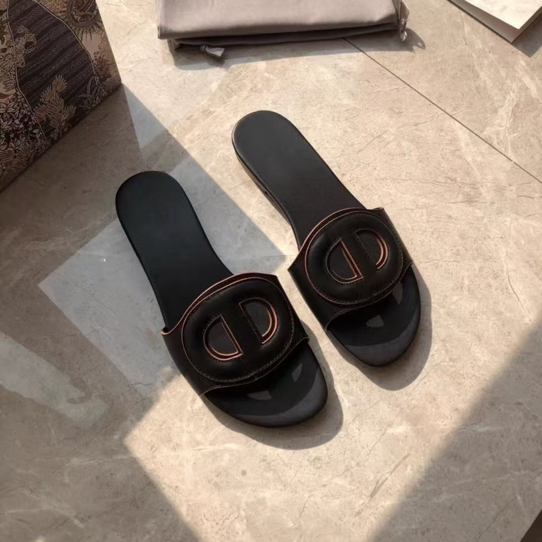 

Овчина версия свиной нос плоская подошва шлепанцы женские для улицы полые нишевые универсальные сандалии пляжные половинки 41 чёрный