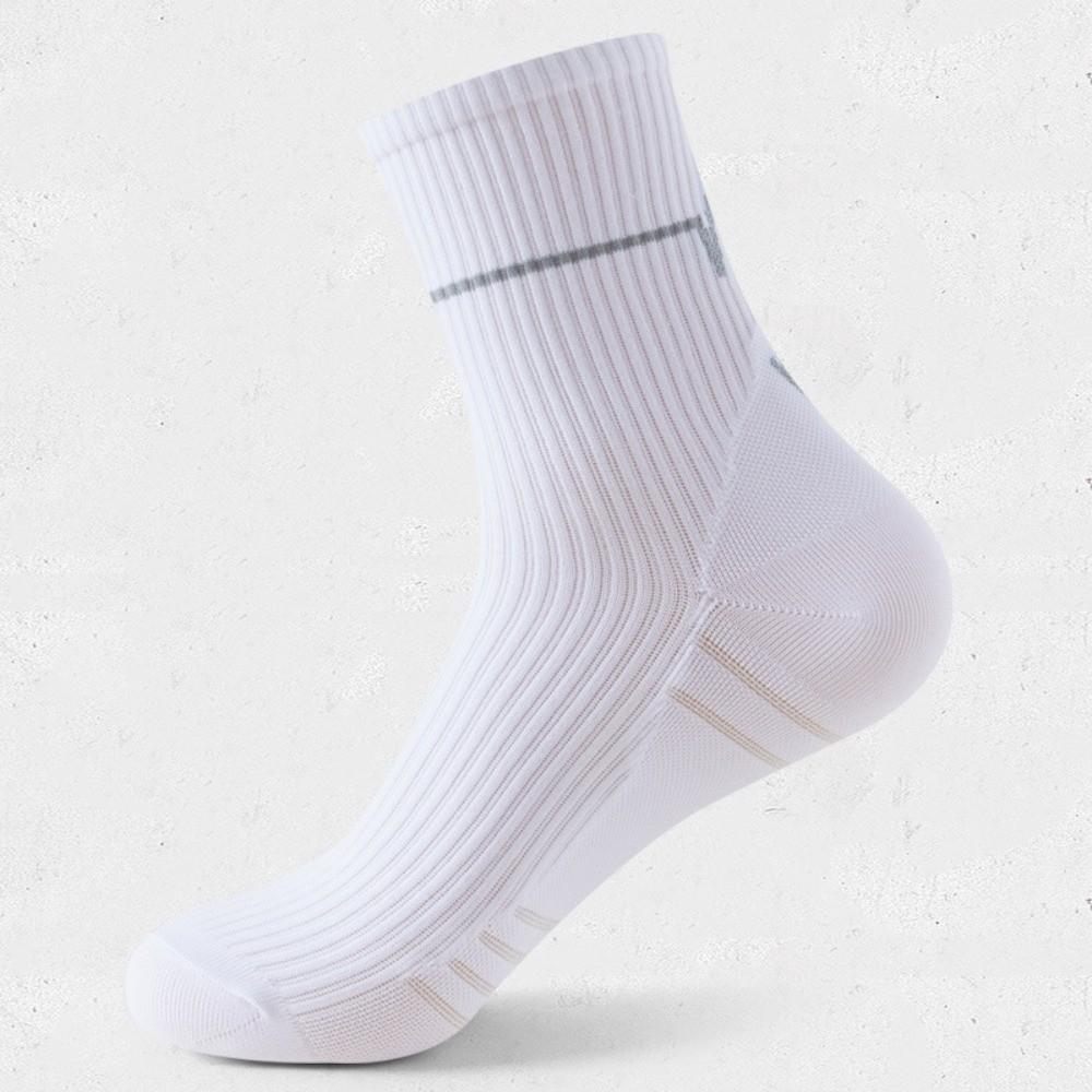 

Breathable Cycling Socks Moisture-Wicking Sports Socks New Football Stocking for Road Racing білий