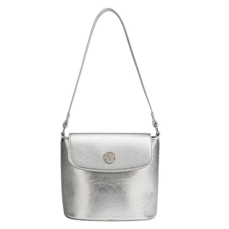 A Niche Design Silver Single-shoulder Bag, Fashionable, High-quality and Simple Crossbody Bag