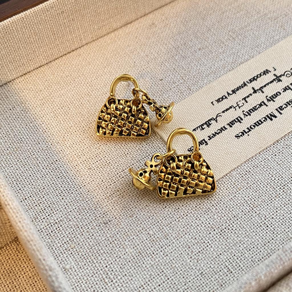 Brincos de Tarraxa Formato de Bolsa de Metal Retrô Estilo Hong Kong Exquisitos Literários de Nicho Personalidade Única Senso de Design Brincos Femininos