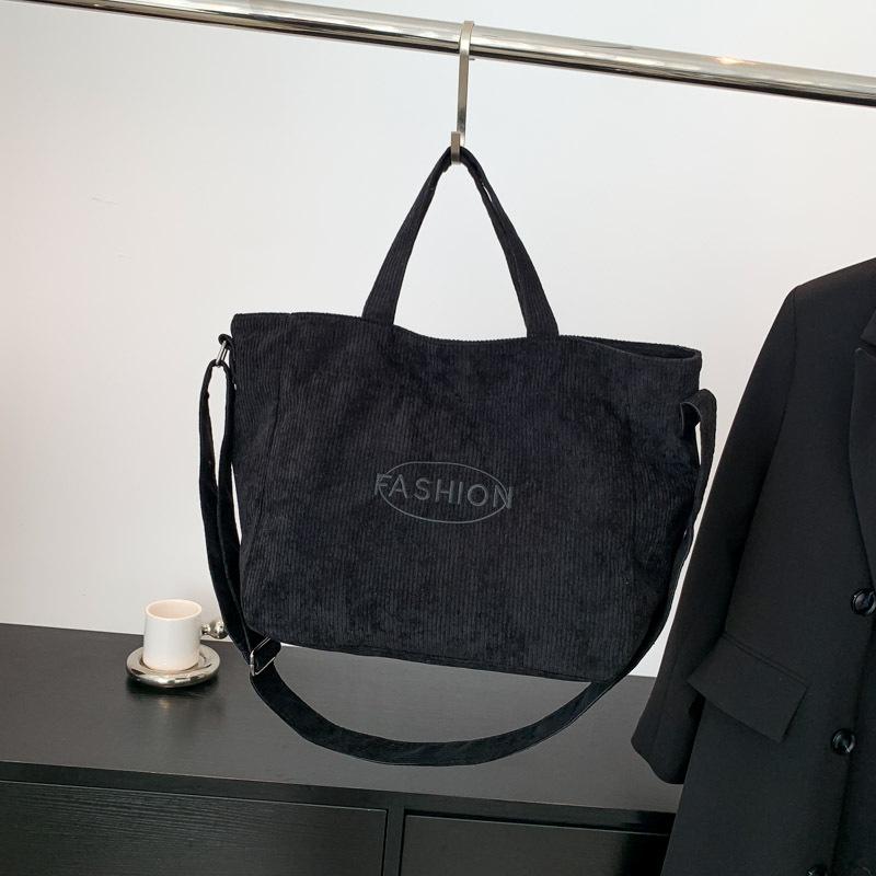 

Сумка большой вместимости женская 2024 весна новая корейская версия вельветовая сумка через плечо повседневная сумка-мессенджер для студенток чёрный