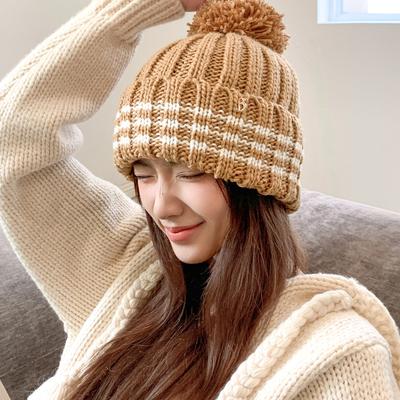 New Retro Ball Wool Hat Women's Autumn and Winter Warm Hairball Knitted Hat Men's Fashion Cold Hat Tide