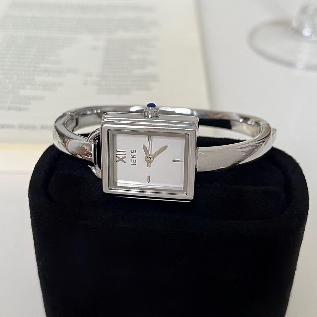 Retro-Style Small Square Bracelet Watch For Women, High-End Green, Elegant And Vintage, Suitable For Women And Students.