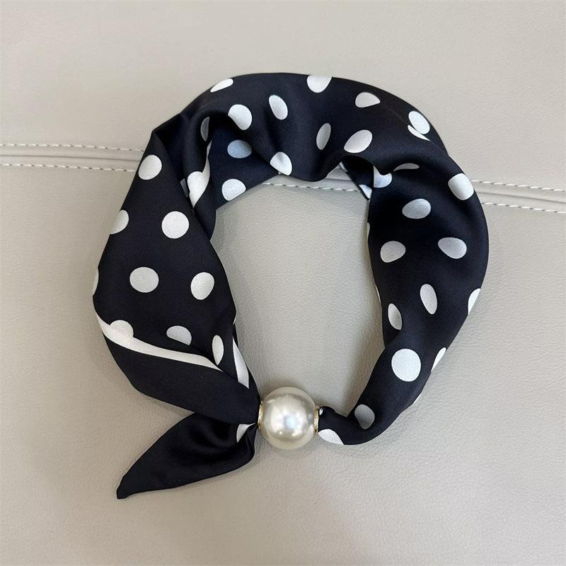 French Pearl Necklace Magnetic Clasp Lazy Scarf Women Pendant Neck Warmer Clavicle Chain Accessory