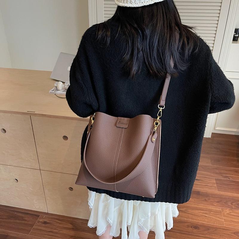 Summer Underarm Bag Women's New Large-capacity Commuting Niche High-end Single Shoulder Crossbody Bucket Bag