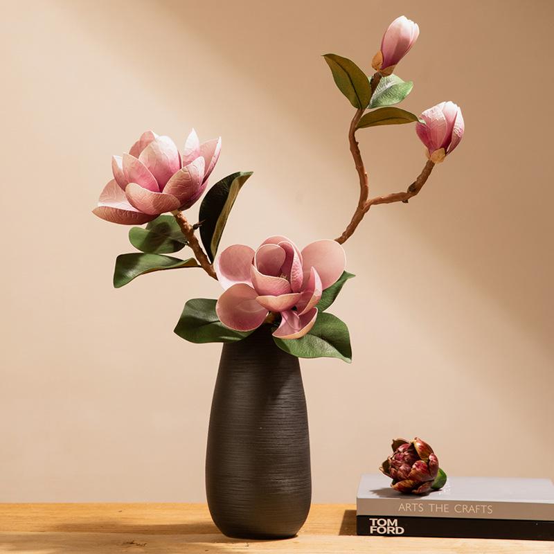 Composizione di fiori artificiali di magnolia: Set decorativo in ceramica per sala da pranzo o soggiorno