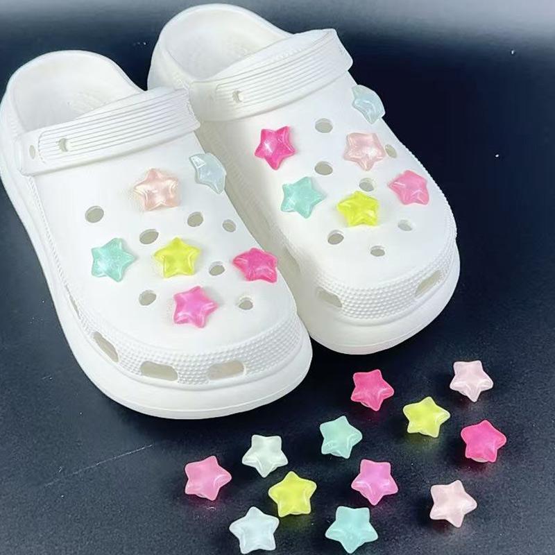 Ensemble de 12 breloques de chaussures tendance Accessoires Boucle de chaussure à trou Étoile brillante à cinq branches Décorations de chaussures 3D DIY pour sac Bogg