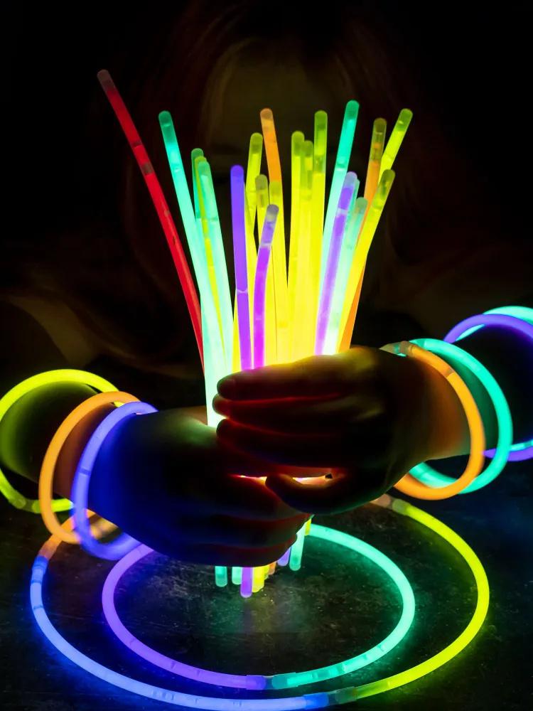 Bucket Of Light Sticks, Flash Sticks, Glow Sticks, Night Light, Concert Evening Party Light Sticks 1ml
