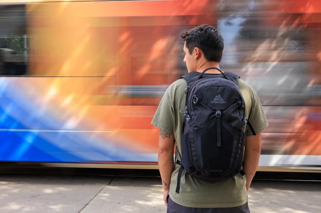 Gregory Nano 20 Großer Rucksack, Optic Black, Offiziell, Leicht, Fassungsvermögen, Tablet/PC-Aufbewahrung,