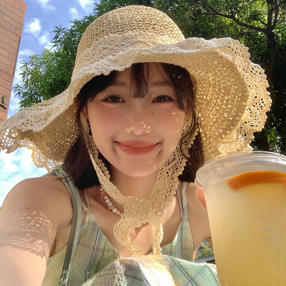 Big brim straw hat women's summer bucket hat breathable lace hollowed seaside beach French sunshade sun hat