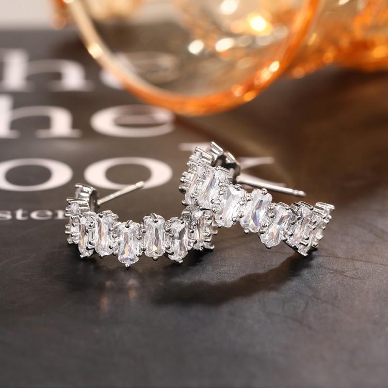 Huitan Oval Cubic Zirconia Hoop Earrings for Women New  Modern Design Lady's Fashion Earrings  Color Statement Jewelry