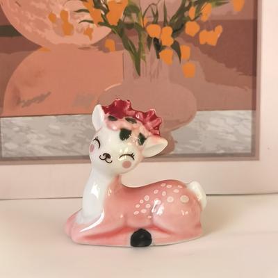 1 pieza de estatua de ciervo de cerámica hecha a mano, decoración de cerámica, colección de artesanías creativas, muñecos adecuados para el hogar, sala de estar y fiestas de cumpleaños y Año Nuevo.