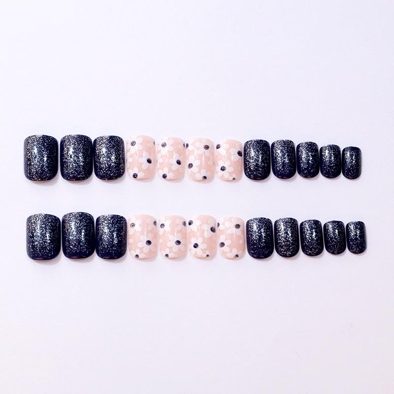 24-teilige kurz-quadratische Nägel mit Blumendesign - Frischer europäischer & amerikanischer Stil, tragbare Nagelkunst