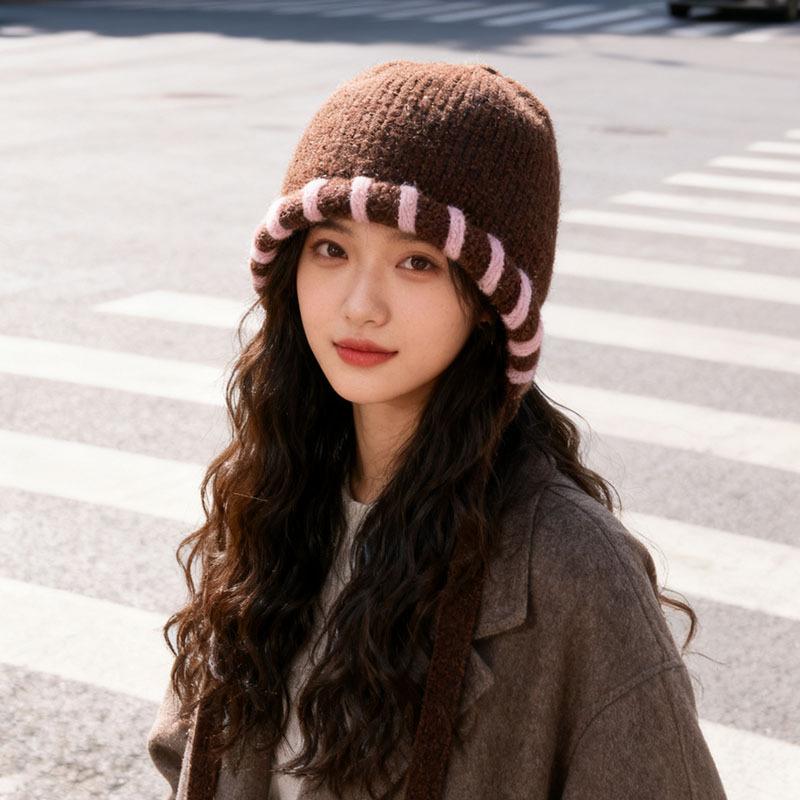 Knitted hat women's outdoor face is small, cold-proof and warm, ear protection hat, fashionable foreign hat