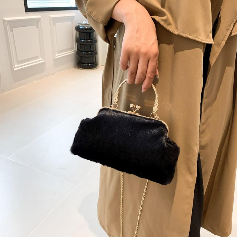 Trendy Shell Bag Stylish Crossbody Chain Bag Beautiful Handheld Purse For Casual Use