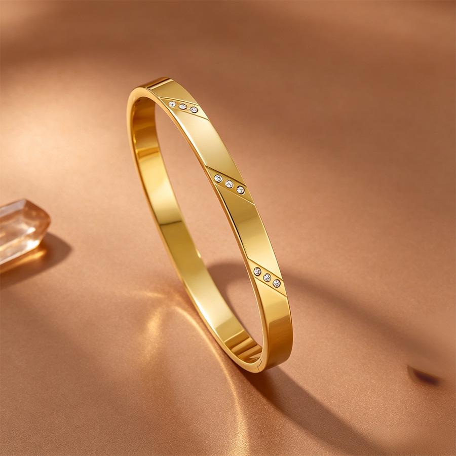 Luxury Rhinestone Titanium Steel Bracelet Set: Four-Leaf Clover & Heart Rhombus Versatile Women's Jewelry