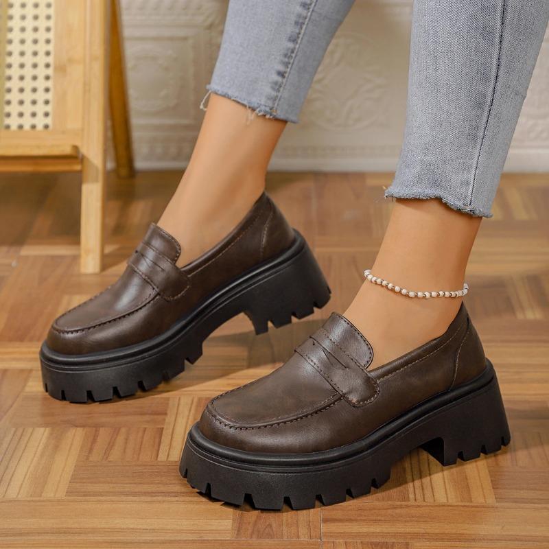 Fashion 2025 Women Sneakers Trend Patent Leather Luxury Sneakers Women Breathable Platform Outdoor Designer Shoes Women Zapatos De Mujer