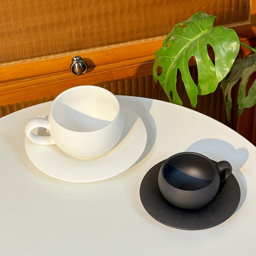 Feuer brennendes Steinmuster Kaffeetasse Untertasse mit Henkel Matte Tasse Exquisite Kaffeetasse High-End Keramiktasse