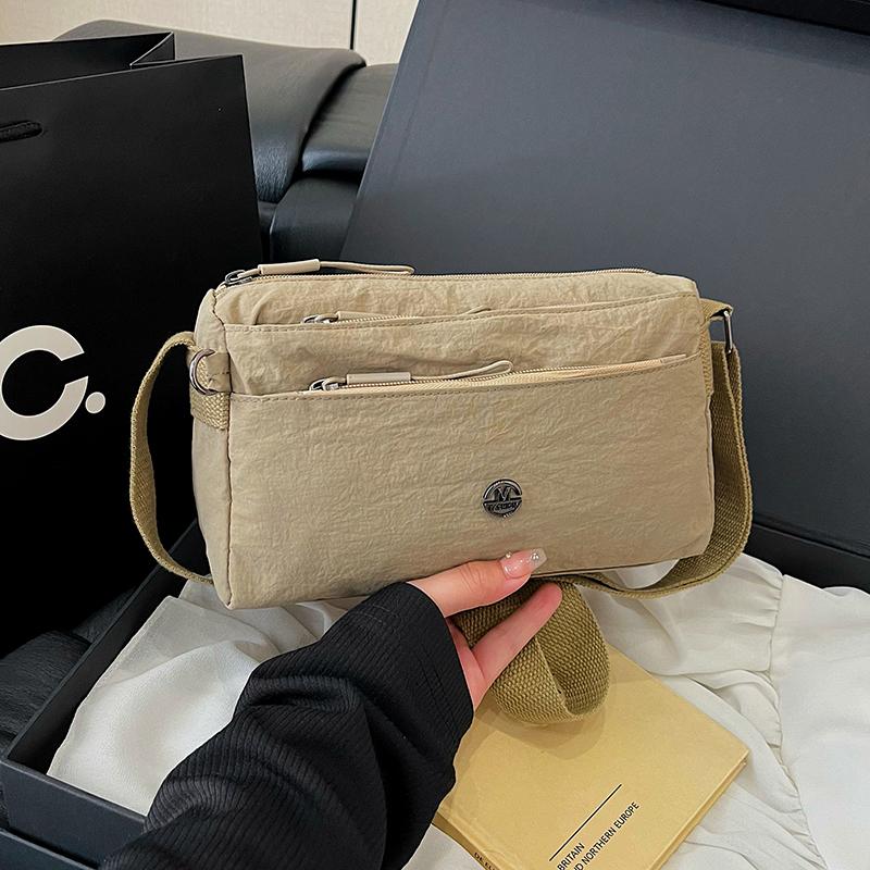Umhängetasche für Damen - neue trendige Canvas-Schultertasche, die vielseitig und modisch, leicht und geräumig ist, mit