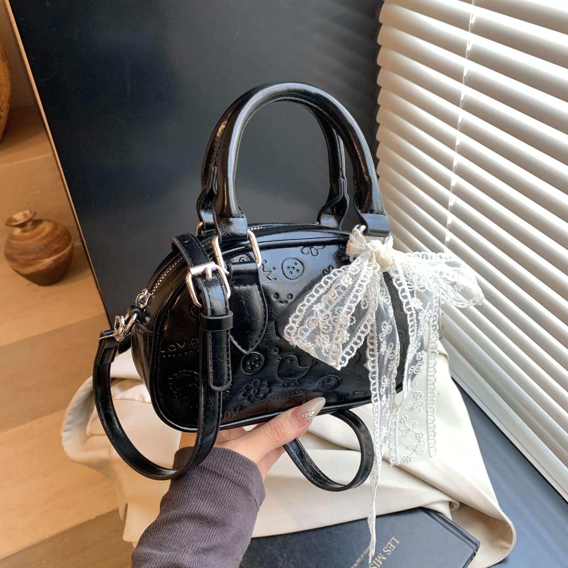 

High-end foreign style small bag women s 2025 new popular versatile crossbody bag fashionable casual hand-held bowling bag