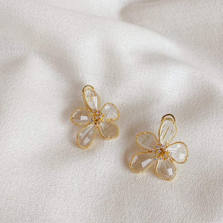 Ins Korea Fashion Crystal Flower Temperament Stud Earrings New Women Earrings Female Jewelry