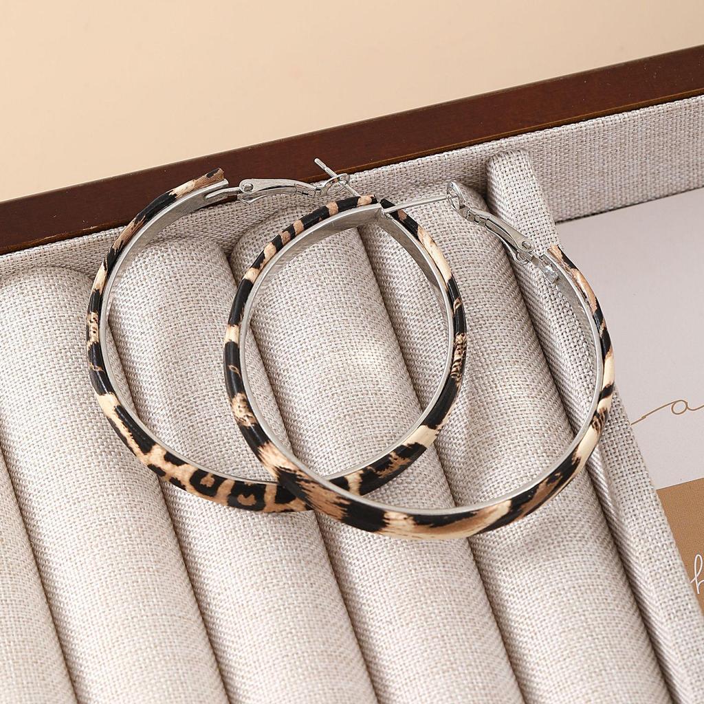 Exquisite Autumn/Winter Leopard Print Large Hoop Earrings, Retro Leather Design
