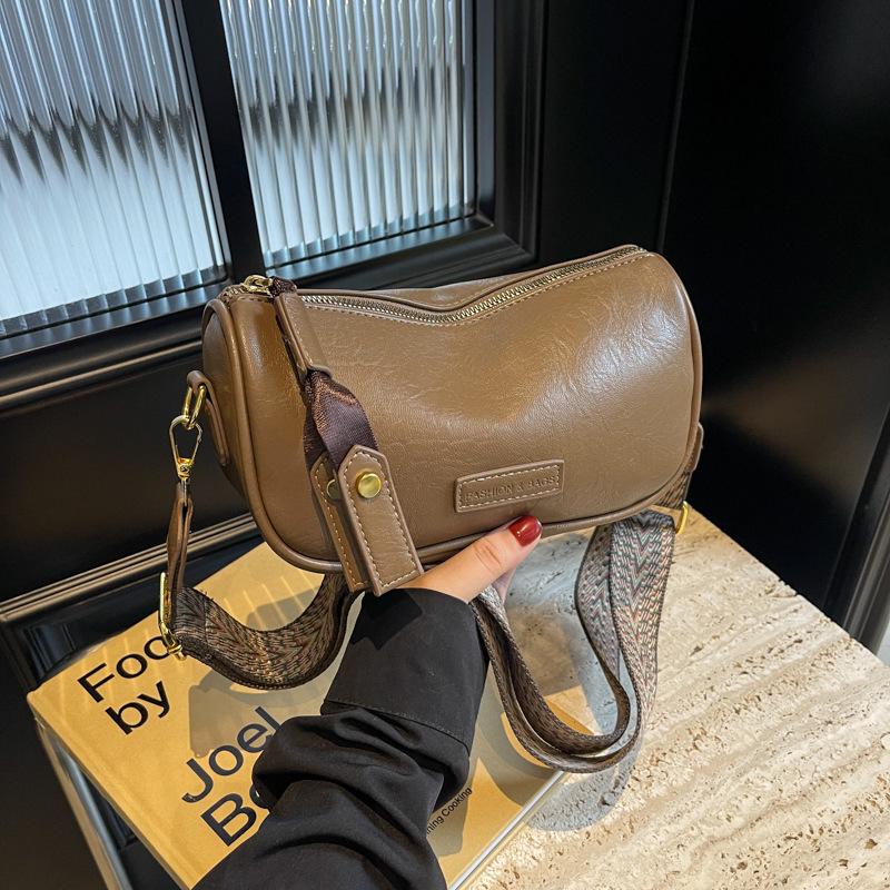 Women's 2025 Autumn Fashion Retro Pillow Crossbody Bag with Wide Strap