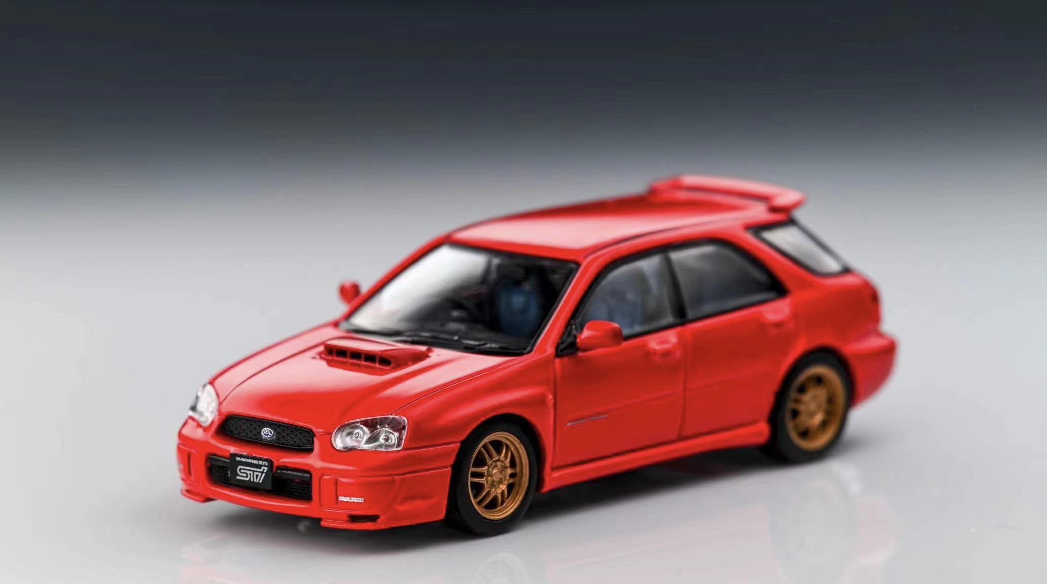 

Фуруя Impreza WRX STI Subaru Impreza универсал GG 8-го поколения с красными деталями 1/64 (под пьедесталом)
