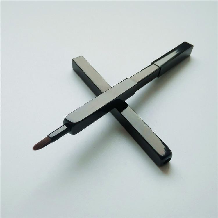 Retractable Lip Brush with Lid - Concealer and Lipstick Makeup Tool Compact