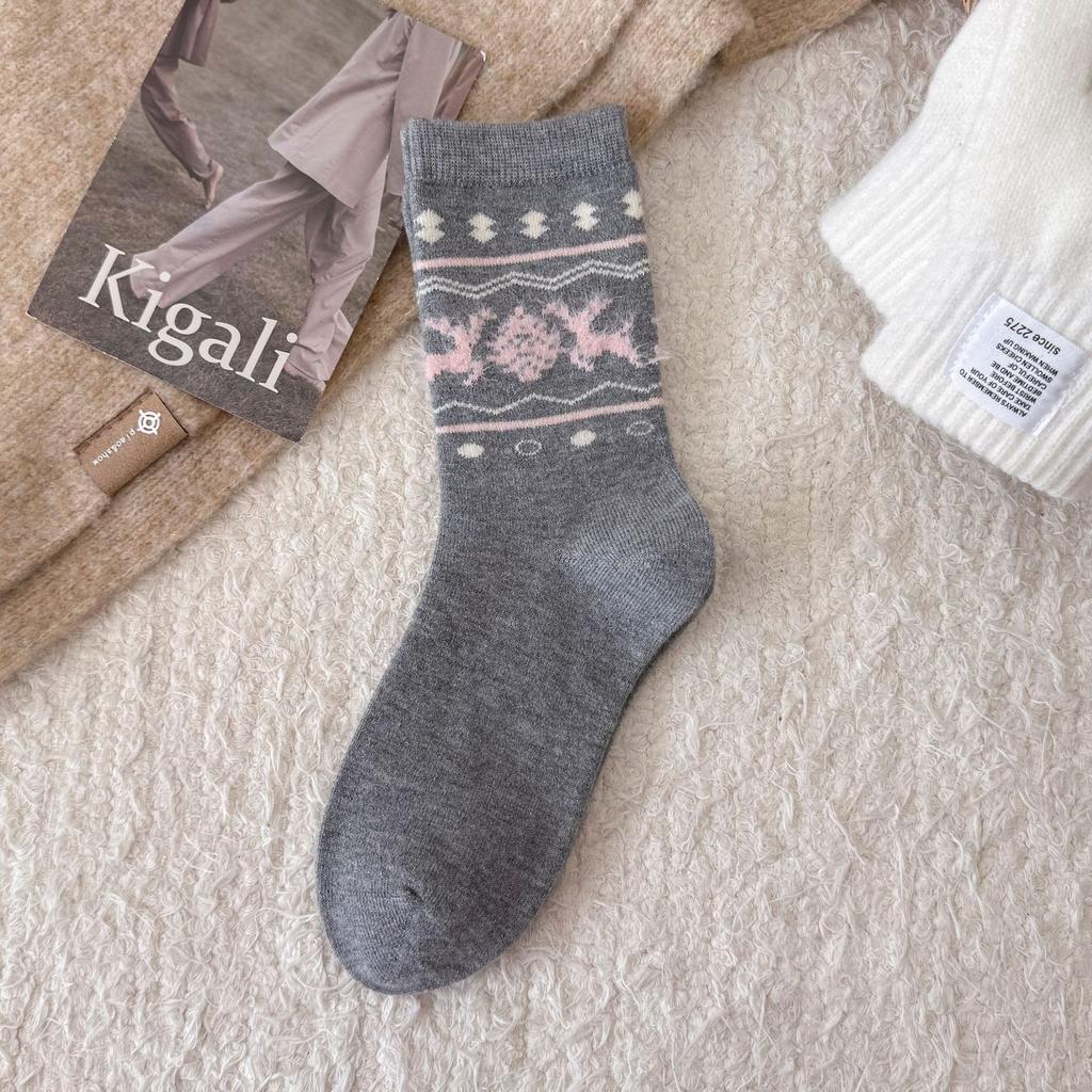 Ladies Autumn and Winter Thickened Warm Retro Wool Boneless Mid Tube Socks