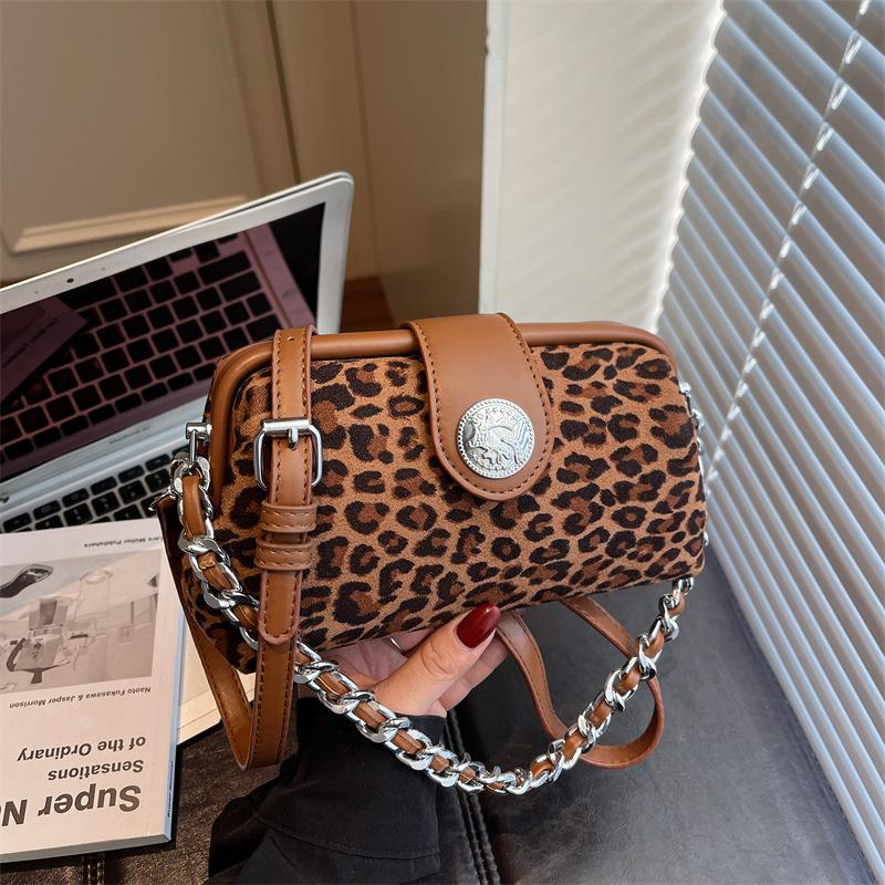 Premium chain bag women's 2025 new fashion leopard print shell bag versatile retro autumn and winter shoulder messenger bag