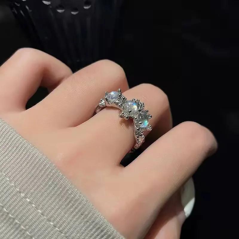 Eingelegter Mondstein Neutral Offen Kaltwind Herren und Damen Leichter Luxus Texturdesign Ins Zeigefingerring