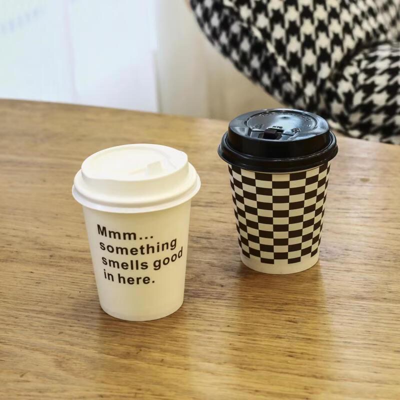 Yicang Smiley Face Disposable Paper Cups with Lids