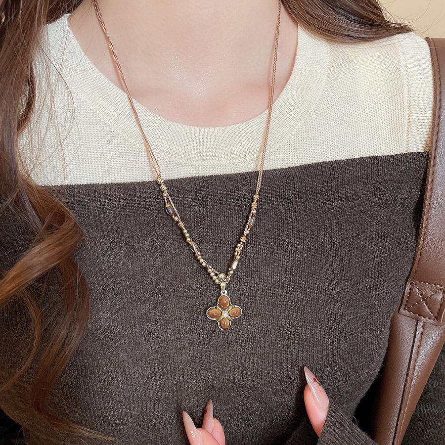 Maillard Tiger Eye Bead Round Pendant Necklace - Retro Casual Style Sweater Chain, Simple and Versatile.