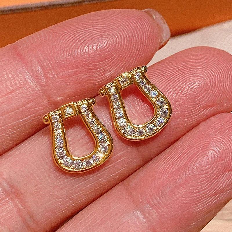 Huitan Fancy U Shaped Ear Stud for Women Paved Crystal Cubic Zirconia Dainty Female Earrings Daily Wear Modern Fashion Jewelry