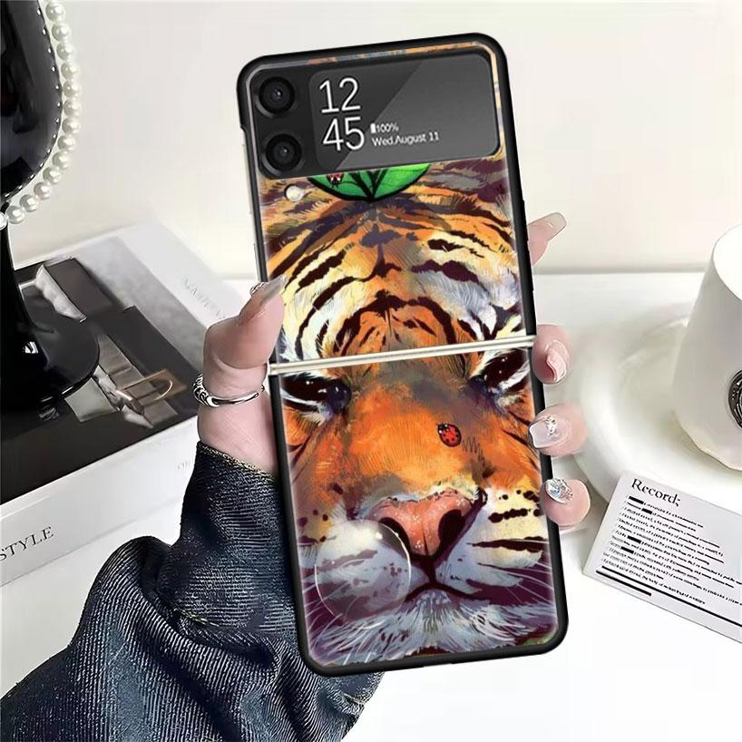 Superior Tiger Pattern Art Cases For Samsung Galaxy Z Flip 4 5 6 7 3 Z Flip7 Flip6 Flip4 Flip5 Flip3 5G Hard Shockproof Fundas C