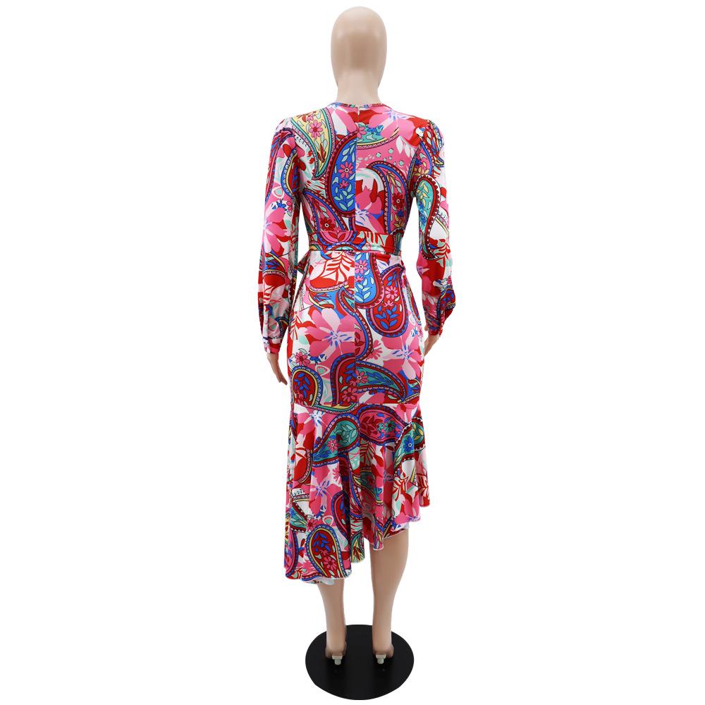 Elegantní přiléhavé tištěné šaty s dlouhým rukávem a nepravidelným střihem pro jaro a podzim