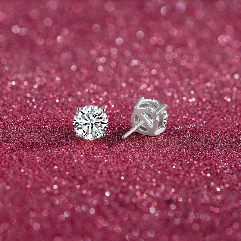 Kolczyki sztyfty ze srebra próby 925 z moissanitem na czterech ząbkach dla kobiet - Proste, Modne, Wszechstronne, Design dwukaratowy