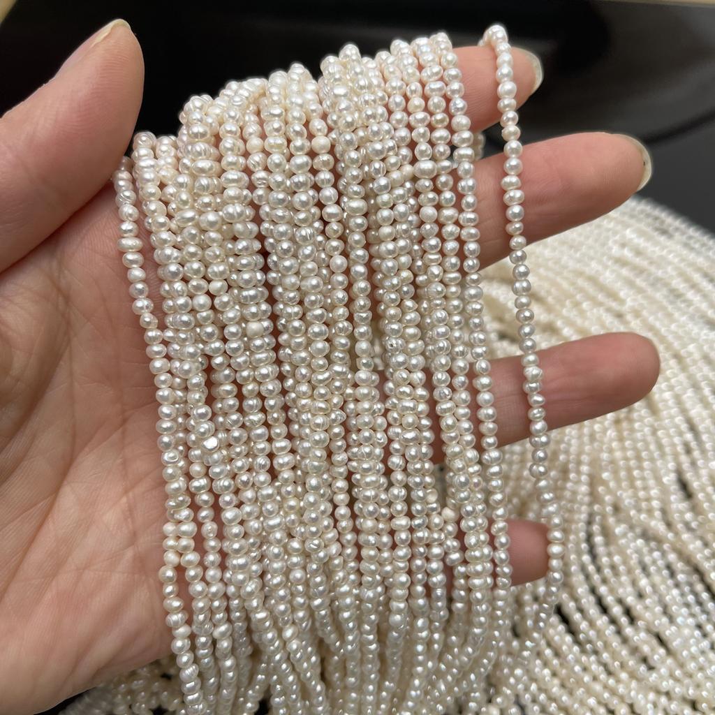 1 šňůra, bílé přírodní sladkovodní perly korálky pro výrobu šperků DIY náhrdelníky, náramky, kotníky řemesla (Korálky 2-3 mm, Délka 36 cm)